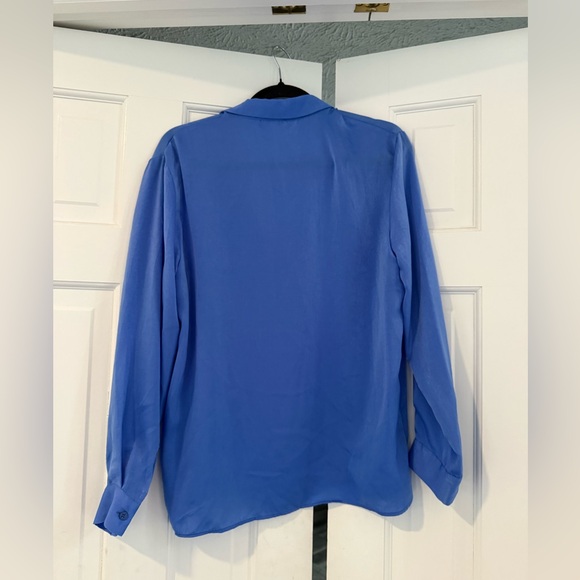 Elegant Blue Women's Button-Up Shirt - Picture 2 of 2